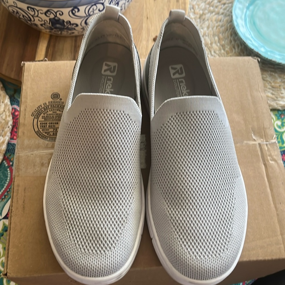 Men’s comfort slip on